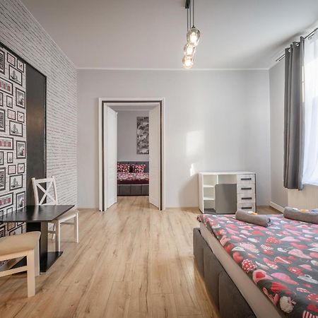 Queen Apartments Краков Экстерьер фото