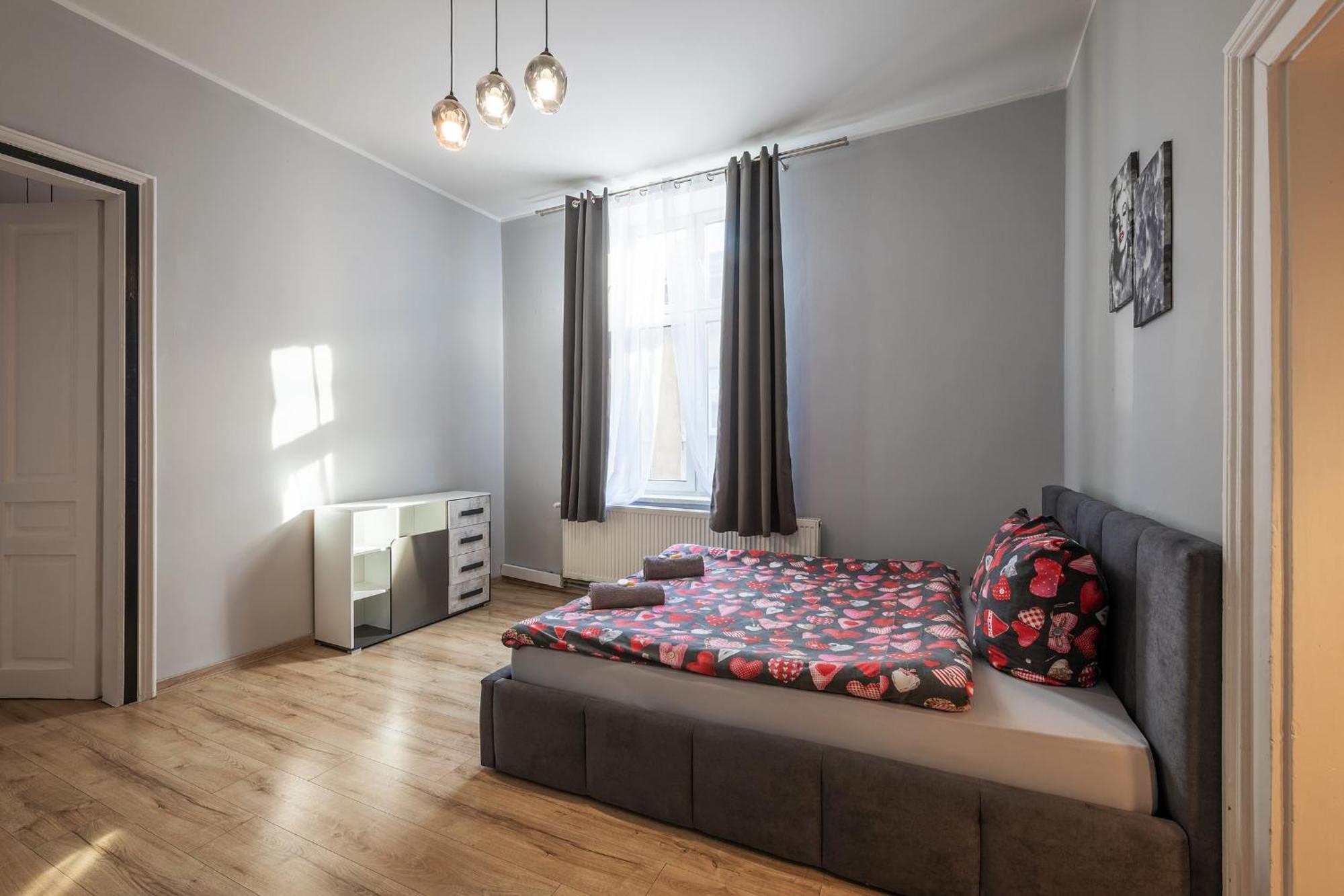 Queen Apartments Краков Экстерьер фото